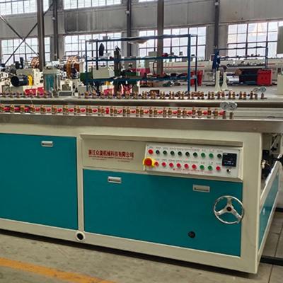 China Vervaardigingsfabriek Automatische PVC-holle plaatmachine met twee schroeven Te koop