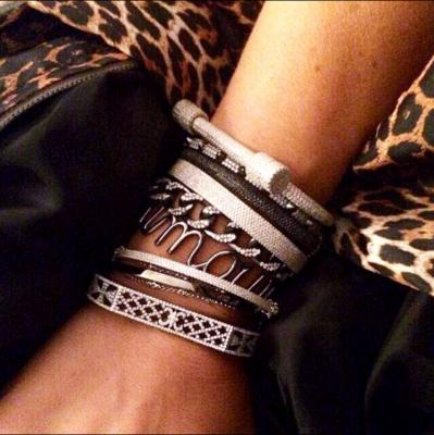 China Casual/Sporty Personalized Diamond Studded Horseshoe Screw D-shaped Bracelet Couple Bracelet Fashion Trend Creative Bracelet Hand Jewelry for sale