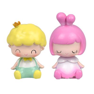 China Figure cake topper stunning decoration resin toys lovely princess and prince shake head for birthday/wedding/room/party decoration for sale