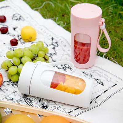 China High Quality Blades of Doubt 350ml Mini Electric Portable Rechargeable Travel Kinscoter Fruit Juicer USB Popular Blender Juicer High Quality for sale