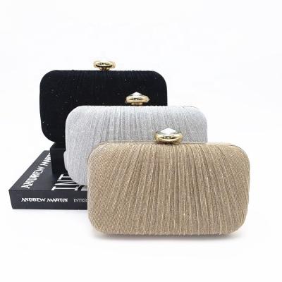 China Fashion\new comfortable\durable shiny pleated decorative shoulder bag ladies luxury elegant diamond handbag buckle evening clutch bag for sale