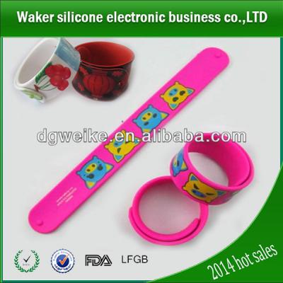 China Pop On White Wristbands Kids Rubber Snap Slap Wrist Band Easily Cheap for sale