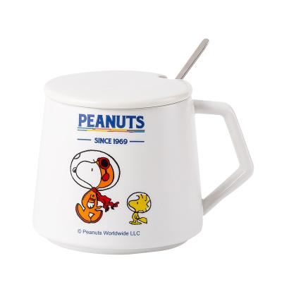 China Viable Cute Snoopy Series Mugs Water Ceramic Mugs With Lid And Spoon Couple Mugs Gift Set Creative Coffee Cups And Mugs for sale