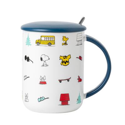 China Best-selling Couples Snoopy Mug Viable Cartoon Cute Ceramic Mug With Lid And Spoon Creative Gift Ceramic Mug for sale