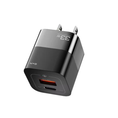 Cina Tipo C di mattoni quadrati Piccolo caricabatterie veloce per cellulari 33w 5A Con GaN US Plug USB Port in vendita