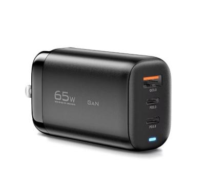 China Travel GaN PD Wall Charger 65w 3 USB Port USB A Type C Fast Charging for sale