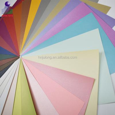 China 100% Virgin Anticurl Wood Papers Pearl Fancy Paper For Baby Shower Invitations for sale