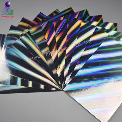 China 250GSM 320GSM Anticurl Metallic Holographic Kraft Paper for sale