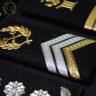 China Light factory wholesale long tail army epaulettes with metal decorations for sale