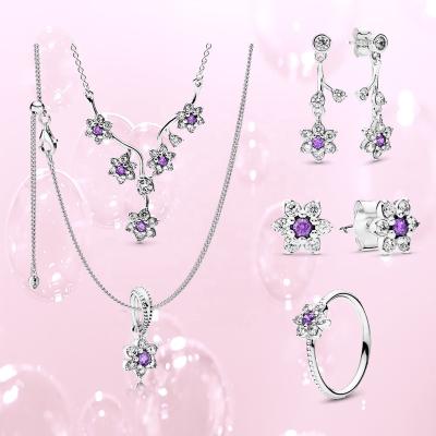 China Fashionable Flower Necklace Set Jewelry Shining Charm Chains Flower Ring Shining Earring Silver Jewelry for sale