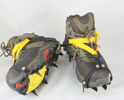 China Silicone Material Is Comfortable To Wear And Adjustable Non-Slip Bundled Protable Ice Climbing Crampons With Snowboard Straps for sale