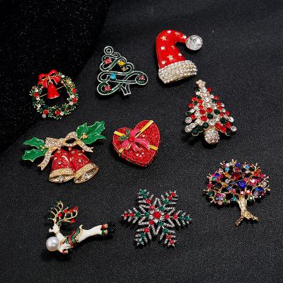 China Trendy New Year Christmas Brooch Flower Braid Christmas Tree Bells Elk Enamel Brooches Pins For Women Men Fine Jewelry Christmas Gifts for sale