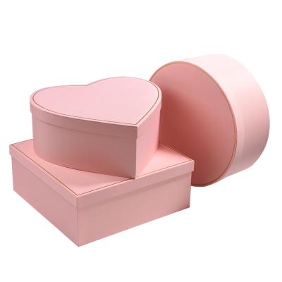 China Elegant and generous pink love romantic female Valentine's day cardboard gift box for sale