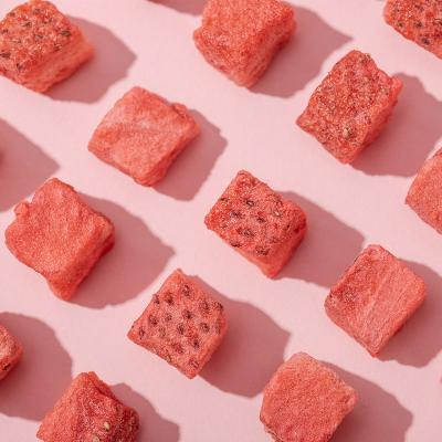 China FD Straberry Dried Strawberry Freeze Dried Strawberry Dried Fruit Slice Strawberry Flake Snack for sale