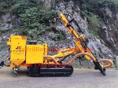 China Máquina de la plataforma de perforación de roca de la correa eslabonada DTH con el colector de polvo seco hidráulico en venta