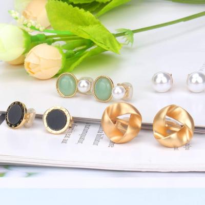 China TRENDY Trendy Ear Cut Jewelry Earrings Non Piercing Elegant Vintage Design Pearl Resin Drop Ear Accessories For Mothers for sale