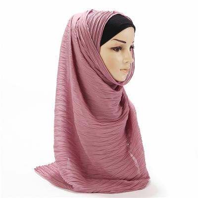 China Popular Bubble Women Wrinkle Chiffon Shawl Single Head Long Big Scarf Pleated Malaysia Crumple Wrap Hijab for sale