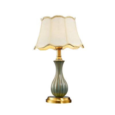 China EUROPEAN modern villa home top quality table lamp hotel rooms living rooms decorative luxury fabric table lighting with crystal base for sale