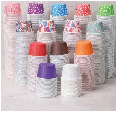 China Disposable multiple white and use Kraft paper color bakery/jam medicine paper cups cake tools dessert decorators waxed paper, paper 46*46*32cm for sale