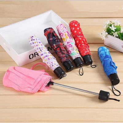 China Modern Chinese Manufacturer High Quality Promotional 3 Fold Umbrellas Wholesale Customized Cheap Rain Umbrellas With Logo Prints for sale