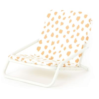 China Portable Hot Sale Alu Low Backrest Folding Folding Aluminum Seat Beach Chair Cotton Strap With Foam Padded Removable Cushion for sale