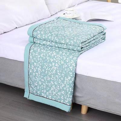 China Viable Hot Sale Machine Washable Cotton Hemp Summer Cool Comforter Soft Washable Slim Comforter Slim Comforter for sale