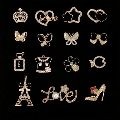 China Hoop Charm Jugs Designer Women Lady Lady Clogs Bling Metal Crystal Clogs Charms Shoes Luxury Decorations for sale