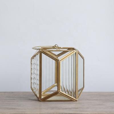 China Bixuan Handmade Candle Lantern Textured Lamp Clear Hanging Textured Crystal Glass Bronze Brass Frame Hurricane Tea Light Stand 5.9