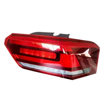 China Lámparas traseras de automóviles para Toyota CAMRY 2018-2024 81550-06840 81560-06840 Luces traseras de humo en venta