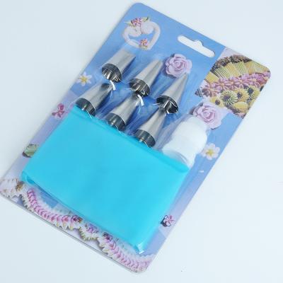 China Amazon Sustainable Hot Selling 8 Pieces Cake Decorating Piping Tips Set With Reusable Coupler Piping Icing Bags for sale