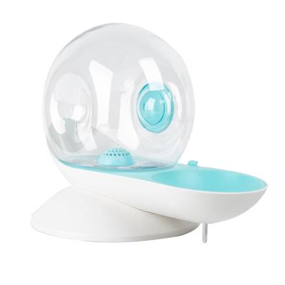 China Automatic Snail Shaped Clear Automatic Water Bowl Pet Drinking Station 2.8L Cat Dog Water Feeder for sale