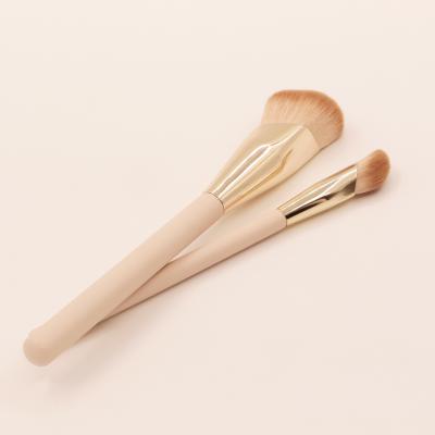 China Hot Selling Professional Face Pink Concealer Foundation Broom Brush Fashion Hair Makeup Brush for sale