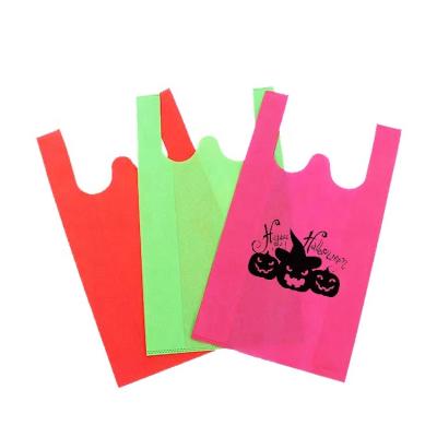 China Hollywood Cheap Custom Logo Handled Eco Friendly Nonwoven Shopping T-shirt Bag for sale