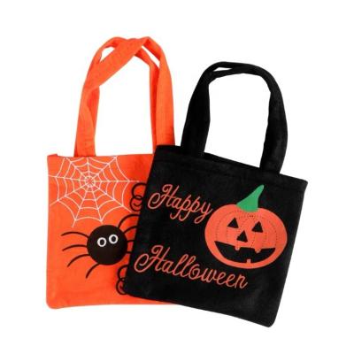 China Handled 2021 Eco Friendly Christmas Gift Fashion Cartoons Felt Candy Packaging Bag Customized for sale