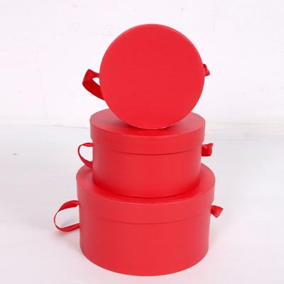 China Recycled Materials 2247 Red Round Hat Box With 3 Pcs Ribbon Set for sale