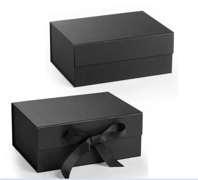 China Custom Handmade Luxury Printing Glossy Black Paper Rigid Fold Recyclable/Foldable Reusable Paperboard/Cardboard Packaging Magnetic Gift Box for sale