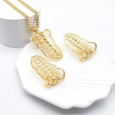 China Vintage Set Women's Earrings and Pendants Sets Women's Two Piece Elegant Luxury Large Jewelry Wedding Earrings Set for sale