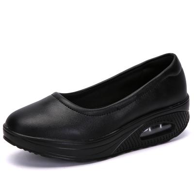 China Fashion Anti-slip Comfortable Leather Hospital PU Nurse Air Cushion Lady Running Sole Slip On Nurse Shoes Woman for sale