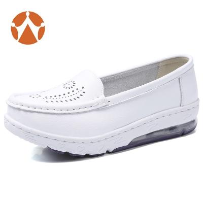 China Lady Nursing Shoes Anti-Slip White Weage Genuine Leather Slip On Nurse Loafer Woman for sale