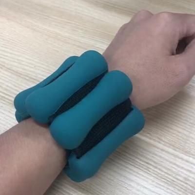 China New Hot Selling Universal Weight Bracelet 2LBS Silicone Wrist and Ankle Weight Removable Durable Wearable Wristband for sale