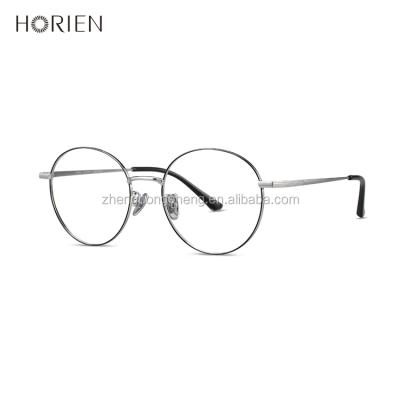 China Fashionable Titanium Optical Frames Glasses Matt Black Round B Reading Glass for sale