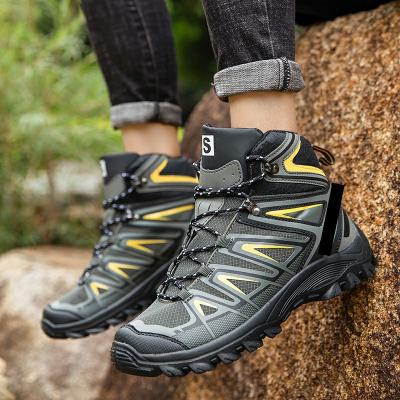 China Waterproof 2021 Men Hiking Shoes Snow Boots Hiking Non-slip Winter Warm Boots Outdoor Walking Shoes for sale