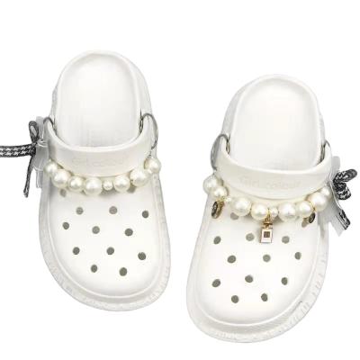 China Clog Charm 2021 Fashion Hole Shoes Accessories Shoe Buckle ODM/OEM Flower Custom Crocodile Pearl Shoes Accessories for sale