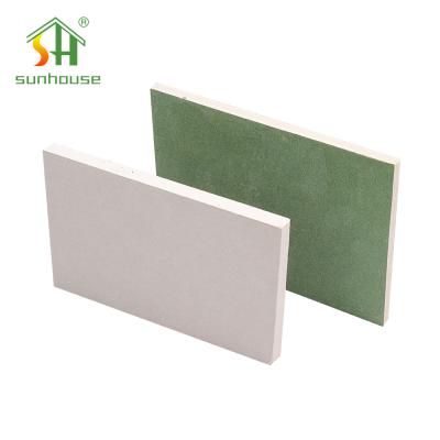 Cina 4x8 Water Resistant Plasterboard Moisture Resistant Sheetrock 15mm Gypsum Board For Drywall in vendita