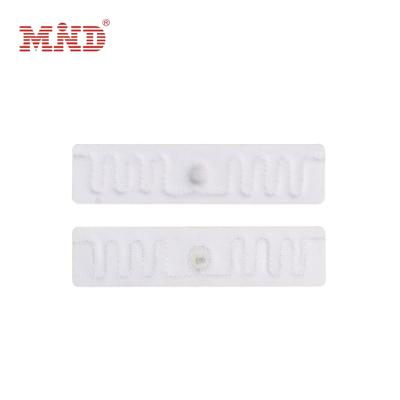 China Waterproof / Washable High Temperature Resistant UHF Woven Fabric RFID Tag 860-960MHz Waterproof Laundry Label for sale