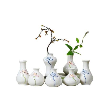 China Modern Minimalist Handmade Modern White Ceramic Vases Home Decor for sale