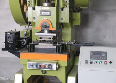 Chine BTO - 22 le type barbelé faisant à machine 5 brins modèlent la tension 380V à vendre