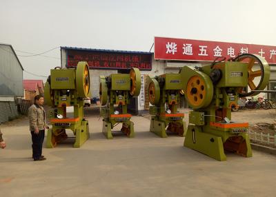 Chine barbelé 2.3KW automatique faisant la machine, poids augmenté de la machine 2.6T de maille en métal à vendre