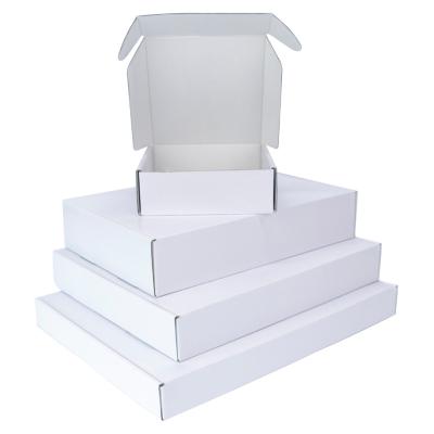 China Recycled Materials White Gift Box Festival Gift Wedding 3-Layer Corrugated Cardboard Backs custo customized size and logo printing for sale