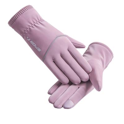 China Cute TWILL Ladies Touch Screen Warm Windproof Cycling And Running Gloves for sale